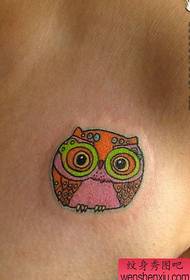 Zida zowonetsera za tattoo zimalimbikitsa mtundu wa chifuwa cha owl