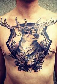 pecho guapo moda cabeza de ciervo tatuaje