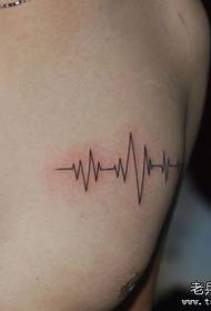 man bors 'n EKG tattoo patroon