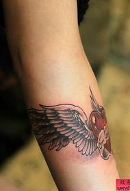 ຮູບແບບ tattoo ຮັກແຂນ