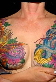 imagen de patrón de tatuaje de serpiente de personalidad de cofre de belleza sexy