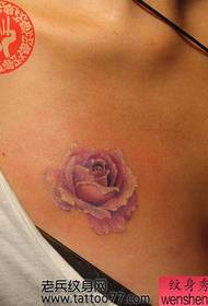 model de tatuaj de trandafir purpuriu frumusețe 57891 - model de tatuaj piept clasic Pop Cruce