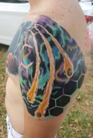 Mga lalaki nga kahanas sa pintal sa abaga sa geometric nga pagtahi sa abstract nga mga linya meteorite nga Larawan sa tattoo