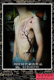 男生前胸流行很帅的图腾树纹身图案