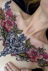un'immagine popolare del tatuaggio del fiore di personalità del petto