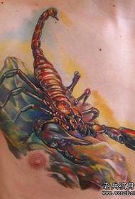 Skorpió tetoválás minta: mellkas 3D-s színes csipesz tetoválás minta