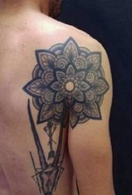 людина Тара візерунок татуювання чоловічий пост-плече чорна мандала татуювання малюнок