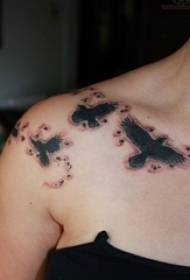 un gruppo di ragazze spalle modello piccolo tatuaggio fresco stile bianco e nero