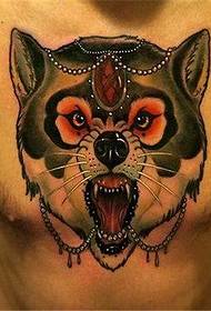 胸犬の頭のタトゥー作品