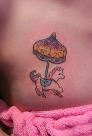 petto di bellezza un modello di tatuaggio carosello