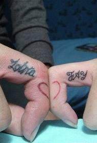 Couple doigt alphabet anglais tatouage doux