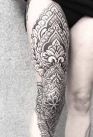 Punture classiche: un set classico di disegni di tatuaggi pungenti con le braccia