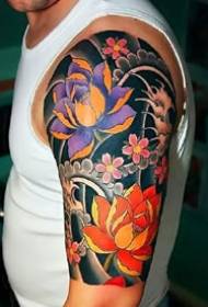 Kukkavarren tatuointi malleja eri kukista, kuten pioni kukkia