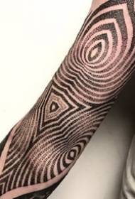 Tatuaje de brazo de flor negra grande _9 punto de torno a estilo de espiño brazo negro grande tatuaxe funciona