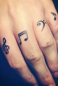 أسود رمز الموسيقى نمط الوشم على الإصبع