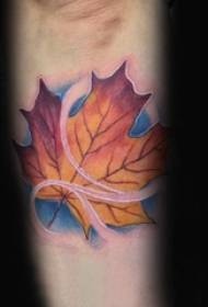 Ijuwe Igba Irẹdanu Ewe Maple Leaf Tattoo Àpẹẹrẹ