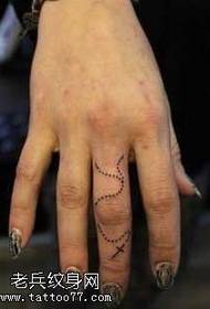 Vinger kruis hanger tattoo patroon