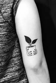 Petit tatouage noir minimaliste - Petit motif de tatouage simple noir sur 9 bras