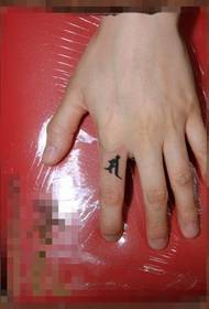 Tatuaje sánscrito de dedo pequeño y misterioso