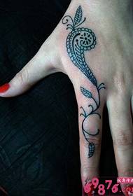 Pèsonalite tatoo kreyatif konsepsyon dwèt