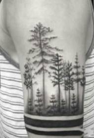 Patrún tattoo crainn foraoise dorcha ar a lámh