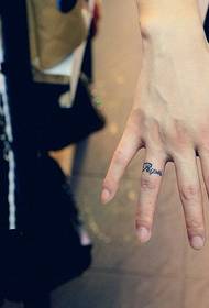 Tatuagem de anel inglês de moda de dedo