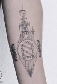 Suitable for the look of the arm, the minimalist line of stinging black and gray tattoo works