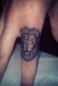 Tattooan karamar zina a jikin yatsa
