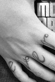 Finger tatuazh me lule të gojës