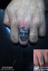 Маленький и красивый рисунок татуировки черепа