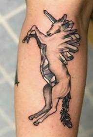 Gudrs vienradzis tetovējums modelis skolēns rokas uz melnas vienradzis tetovējums attēlu