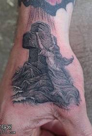 Motivo tatuaggio croce indiana