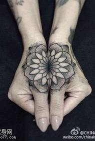 Ponto de moda clássica tatuagem padrão de tatuagem de flor