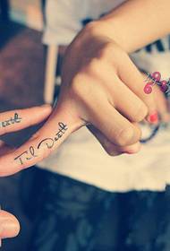 闺 蜜 小 清新 Angla fingra tatuaje bildo