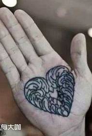 Ručno ljubav totem tetovaža uzorak