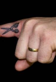 Палець чорний ножиці татуювання візерунок