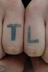 Палец пара английского алфавита с любовью татуировки