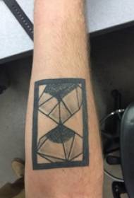Tattoo ժամացույցային ժամացույց, ստեղծագործական ժամացույցի դաջվածքի նկար տղայի թևի վրա