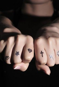 손가락 창조적 인 일 성격 문신