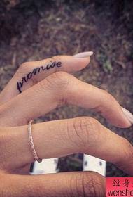 Finger letter tattoo werk