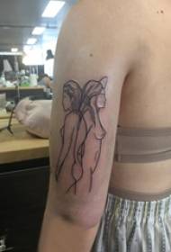 Μινιμαλιστικό τατουάζ κορίτσι μαύρο τατουάζ κορίτσι στο χέρι κορίτσι