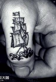 Wzór tatuażu palcem łodzi