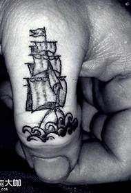 Ang sumbanan sa tattoo sa Finger boat