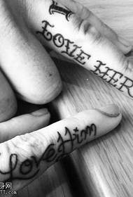 Qaabka farshaxanka tattoo gacmeed