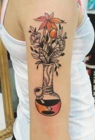Un set di 8 bellissime armi colorate su un modello di tatuaggio floreale