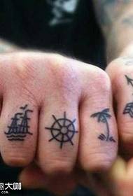 Model de tatuaj cu degetul proaspăt
