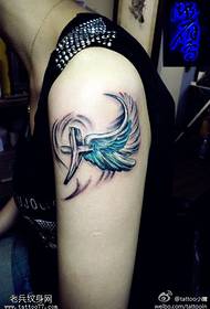 Шабло на тетоважа во боја на вкрстени крила