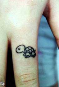 Parmak kaplumbağası dövme deseni