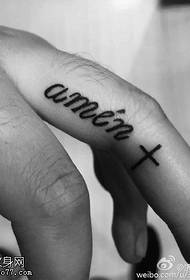Angļu valodas personāža krusta tetovējuma raksts uz pirksta