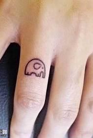 Finger Elefant Tattoo Muster